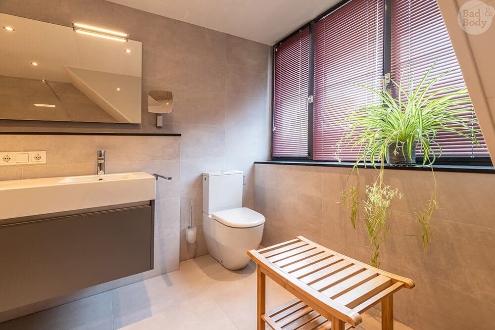 01_2020_Beerens_Janssen_Grijs_Badkamer_L_HR