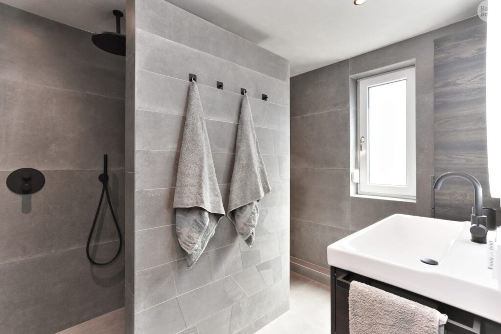 01_Beerens_Badkamer_Grijs_Lemmen-1600×1067
