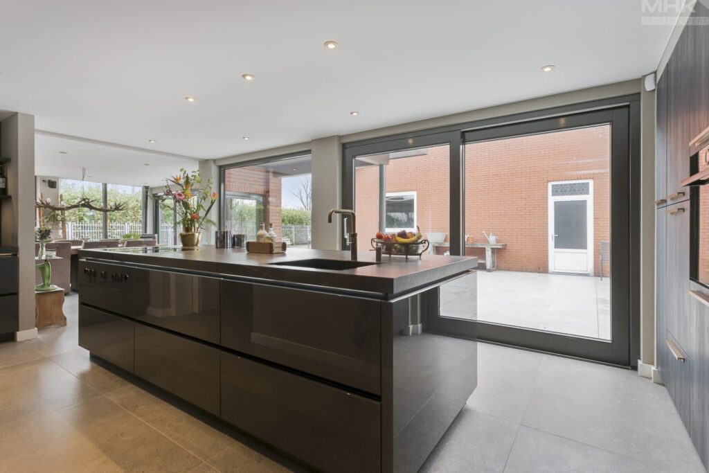 01_Beerens_Keuken_Zwart_Eiland_Manders-1600×1067