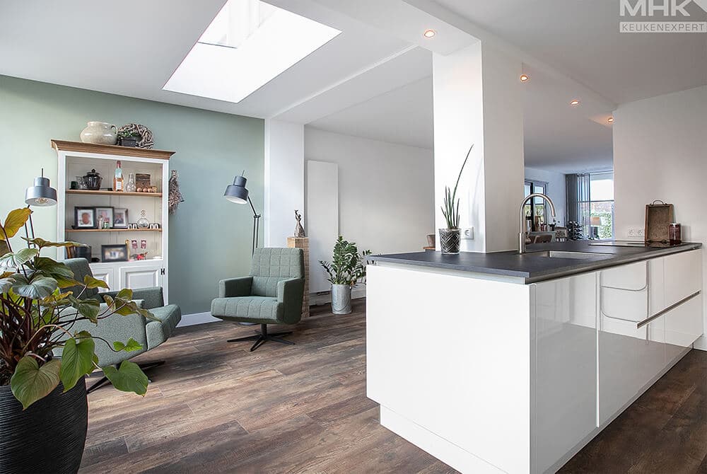 02_Beerens_Keuken_Eiland_Wit_Halbeek
