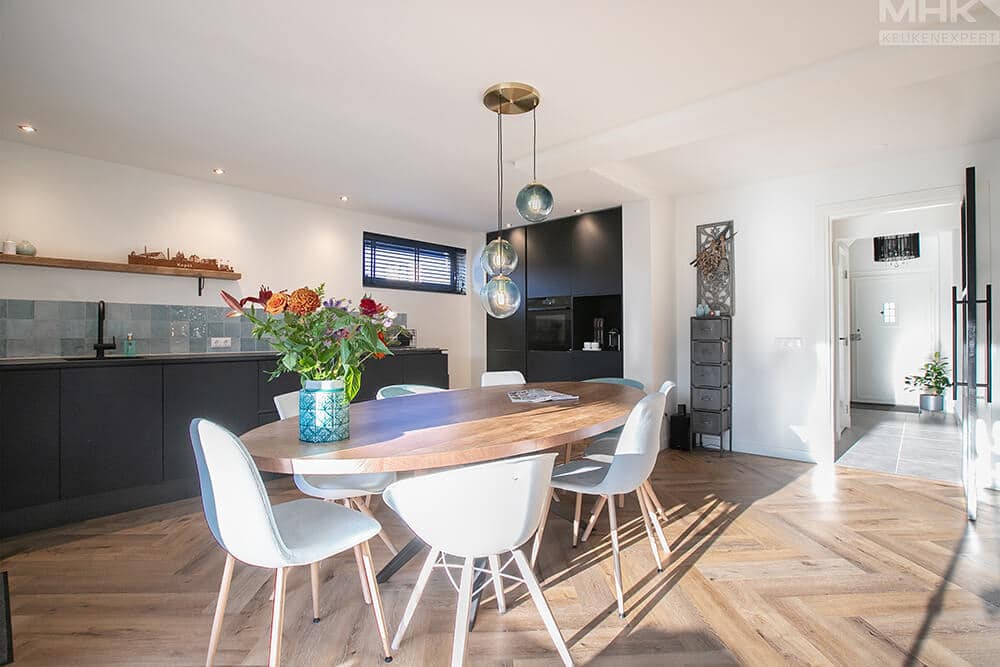 02_Beerens_Keuken_Semi_hoek_Zwart_Momberg