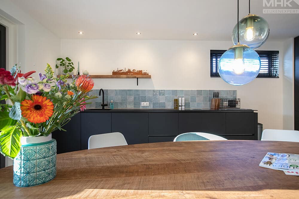 04_Beerens_Keuken_Semi_hoek_Zwart_Momberg