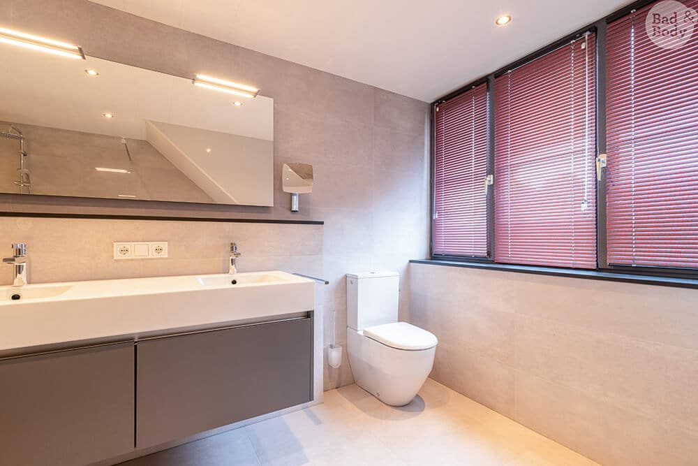 11_2020_Beerens_Janssen_Grijs_Badkamer_L_HR