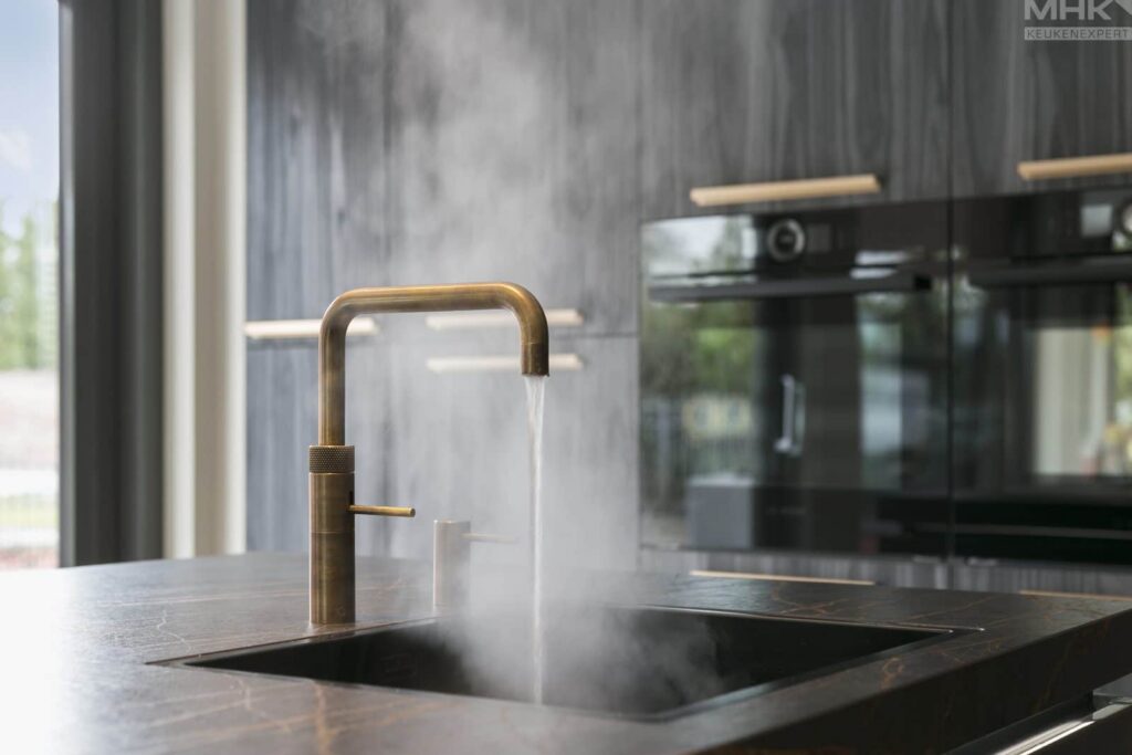 12_Beerens_Keuken_Zwart_Eiland_Manders-1600×1067